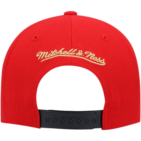 Mitchell & Ness Red Chicago Bulls NBA Finals Snapback Cap |